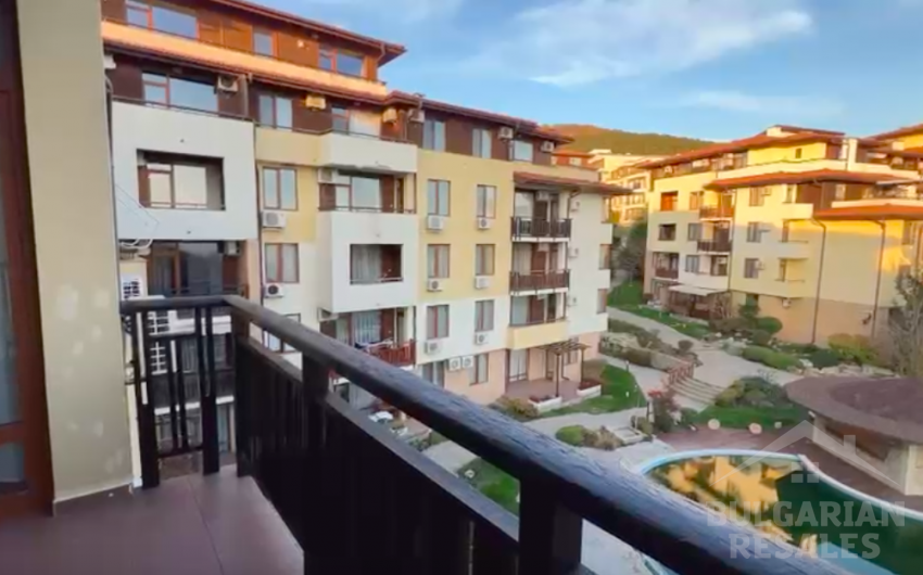 Apartament z 2 sypialniami w kompleksie „Garden of Eden”, Święty Włas - Фото8