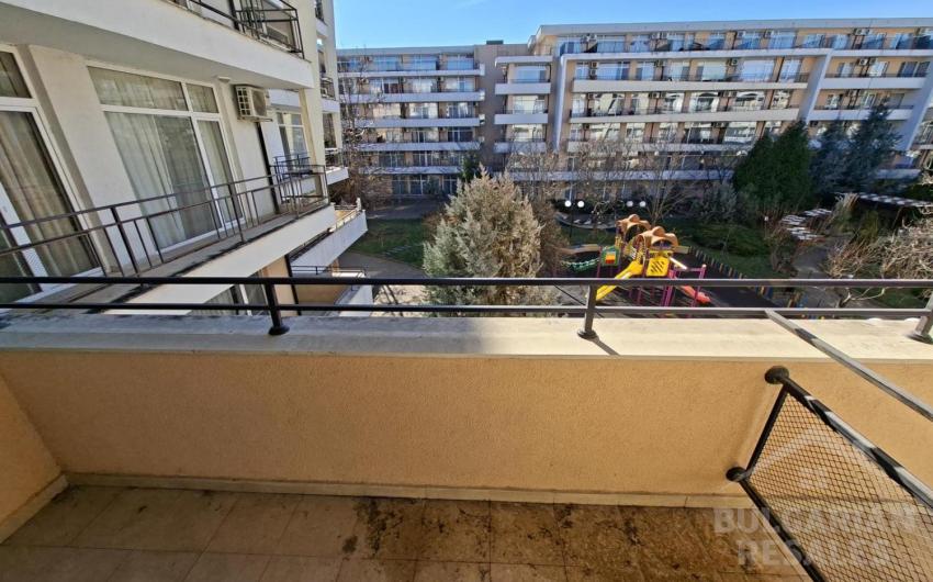 Dwupokojowe mieszkanie w kompleksie „Grand Kamelia”, 60 m², 68 000 € - Фото12