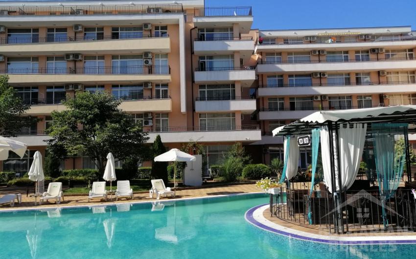 Dwupokojowe mieszkanie w kompleksie „Grand Kamelia”, 60 m², 68 000 € - Фото1