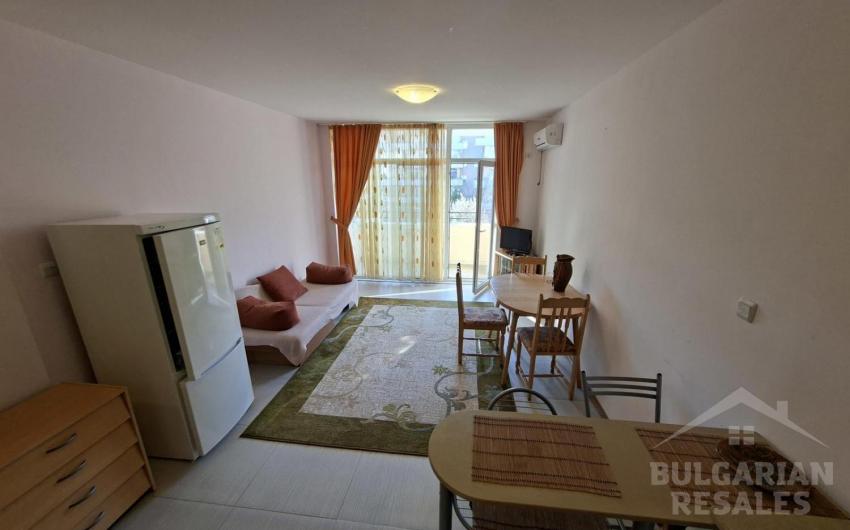 Dwupokojowe mieszkanie w kompleksie „Grand Kamelia”, 60 m², 68 000 € - Фото6