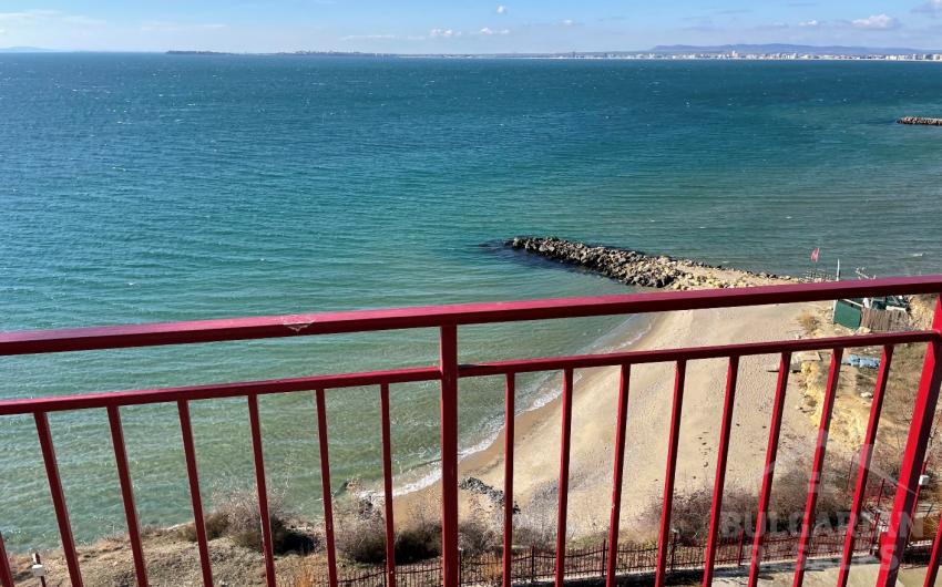 One bedroom flat with frontal sea view on the first line in St. Vlas - Photo 3