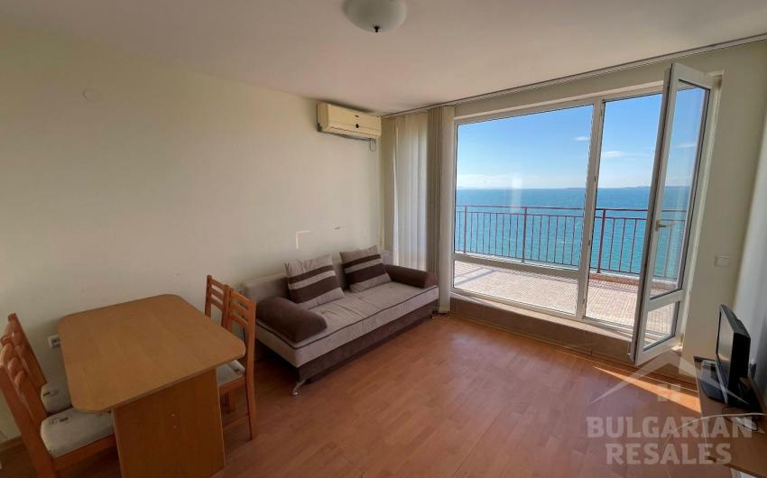 One bedroom flat with frontal sea view on the first line in St. Vlas - Photo 6