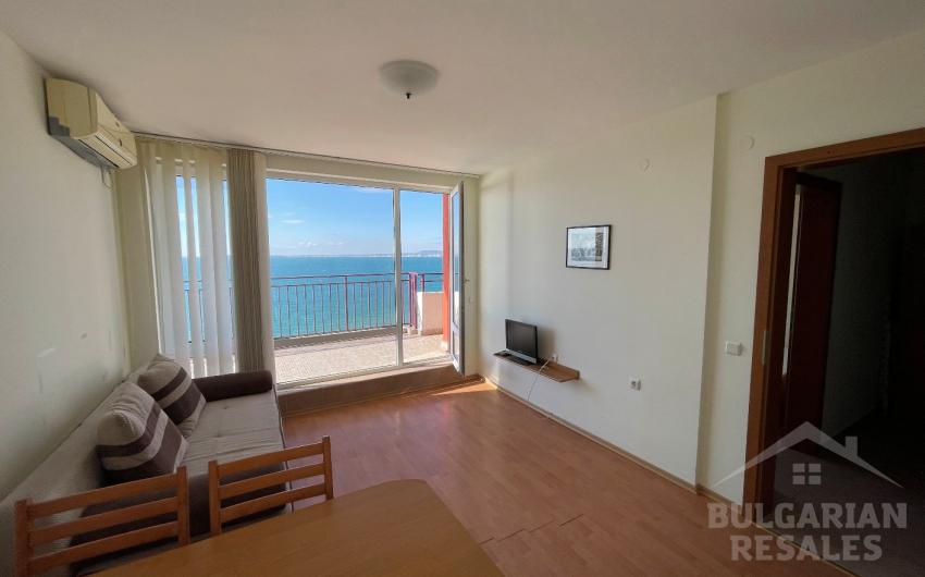 One bedroom flat with frontal sea view on the first line in St. Vlas - Photo 9