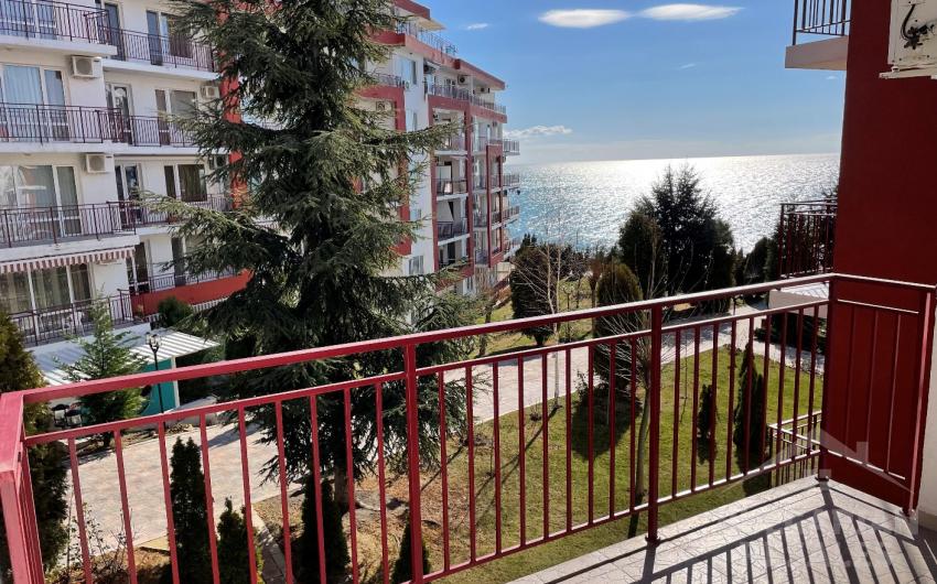 Buy one bedroom apartment with sea view on the first line in St. Vlas - Photo 2