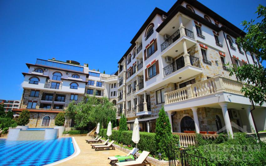 Spacious maisonette with sea view in Sveti Vlas - Photo 1