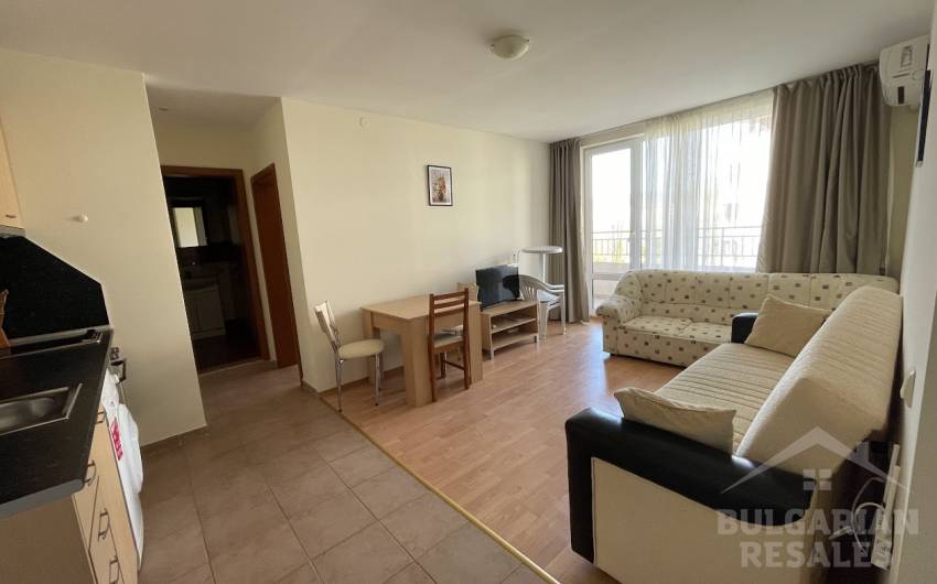Bargain price for one bedroom apartment in a large complex ID: 5375 - Photo 2