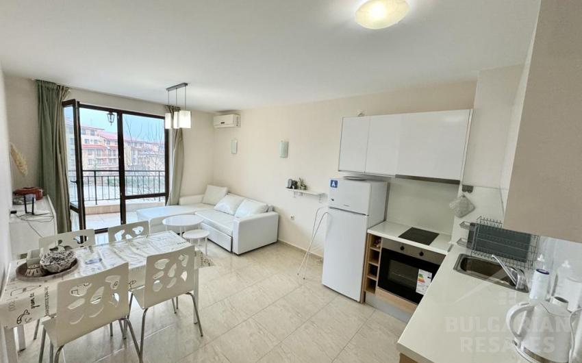 Flat 100 metres from the beach, well furnished! - Photo 1