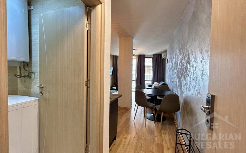 Модерен интериор и изглед към басейна — апартамент в „Tarsis 2“ ID: 5769 - Снимка 12