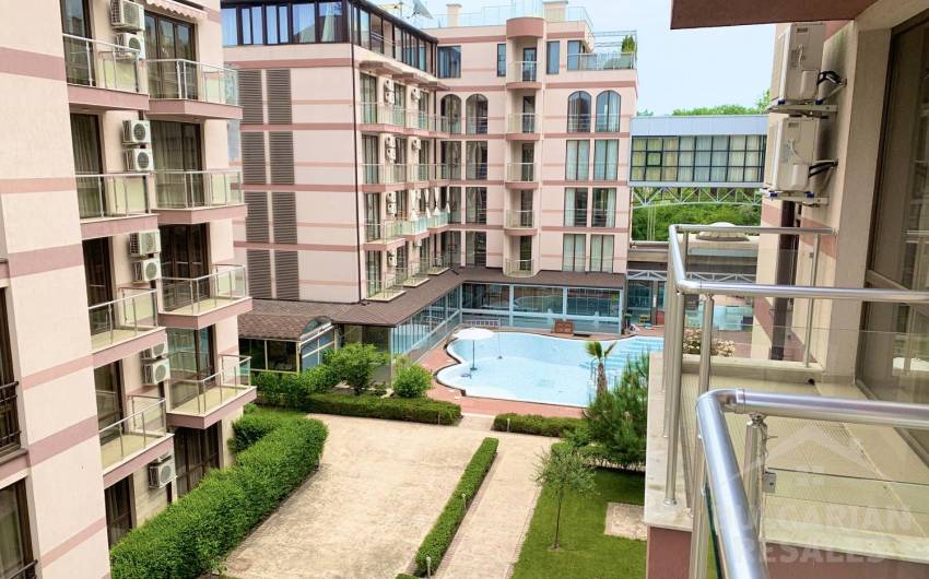 Модерен интериор и изглед към басейна — апартамент в „Tarsis 2“ ID: 5769 - Снимка 1