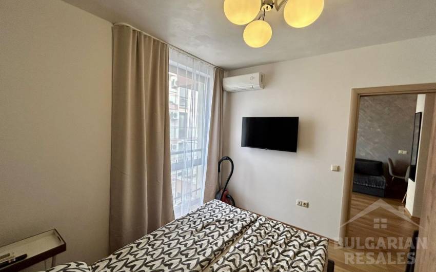 Модерен интериор и изглед към басейна — апартамент в „Tarsis 2“ ID: 5769 - Снимка 10