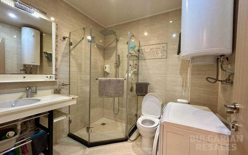 Модерен интериор и изглед към басейна — апартамент в „Tarsis 2“ ID: 5769 - Снимка 11