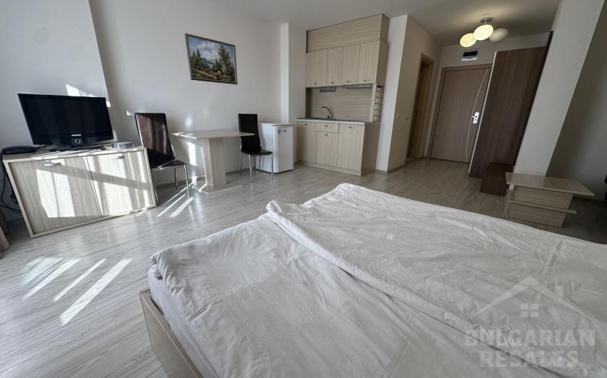 Spacious studio with pool view in “Tarsis 2” ID: 5542 - Photo 5