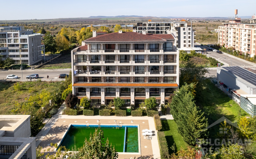 Modern studio overlooking the pool, complex “U-Dacha” - Photo 17