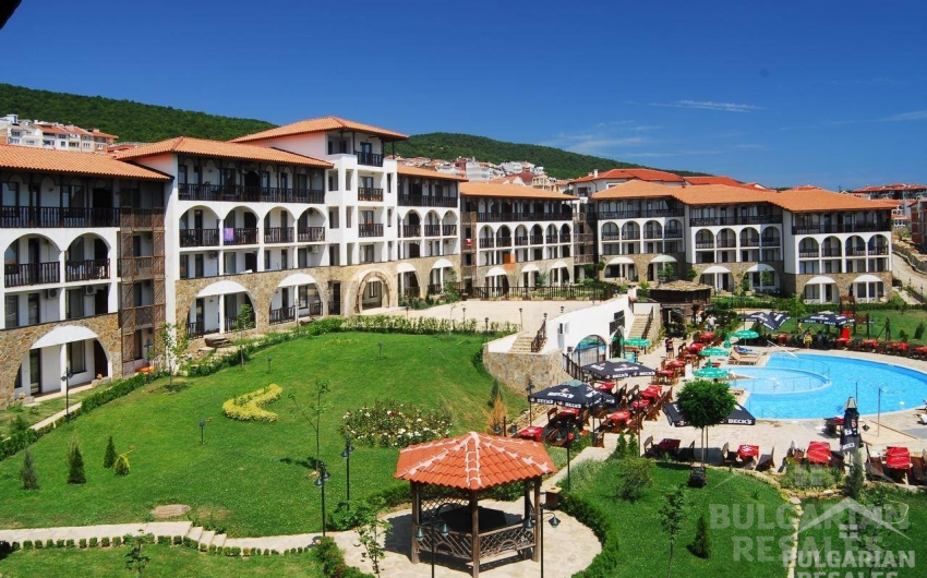 Widok na basen! Apartament w pobliżu przystani jachtowej - Фото1