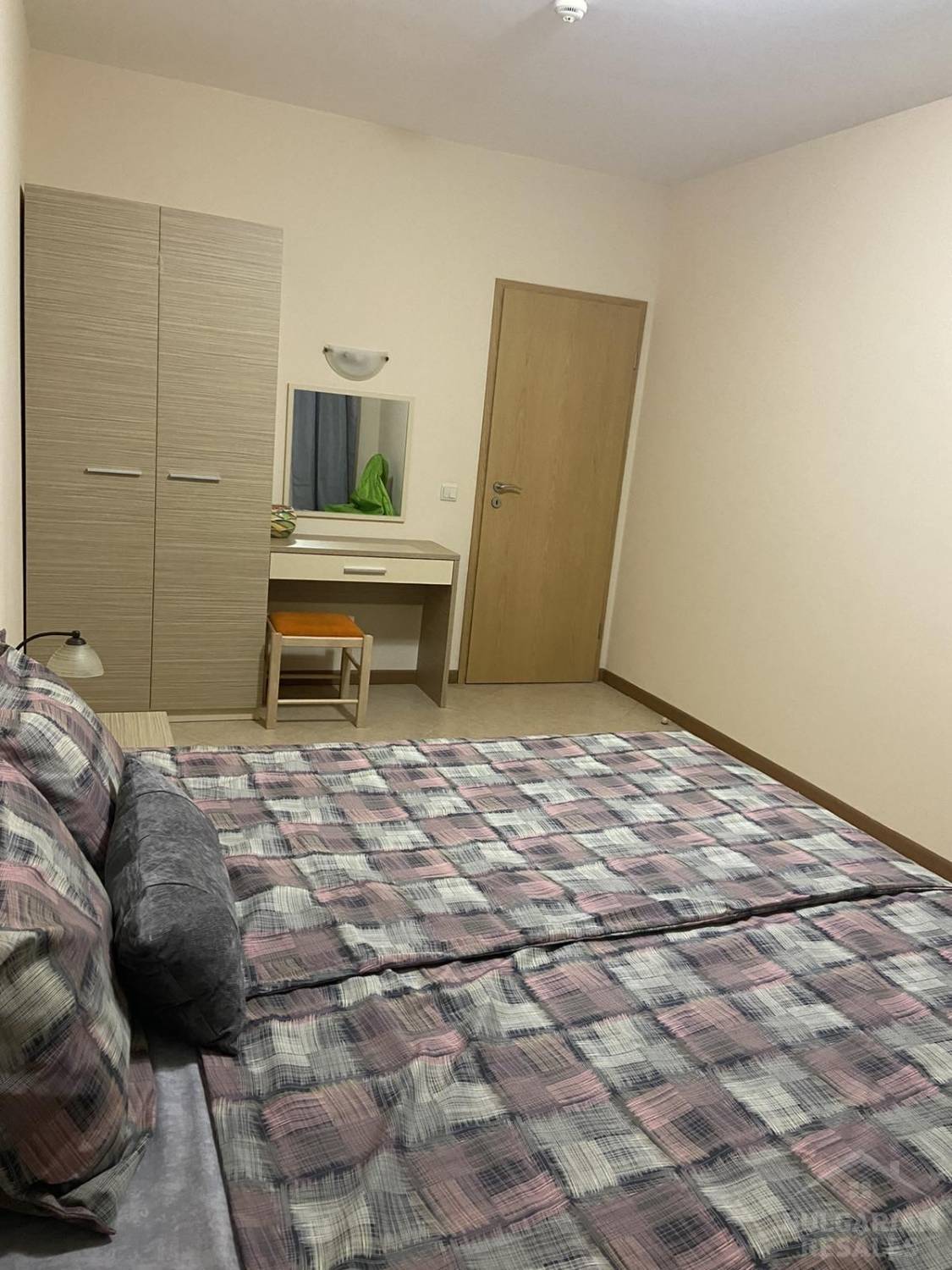 Меблированная двухкомнатная квартира, в хорошем состоянии, комплекс 