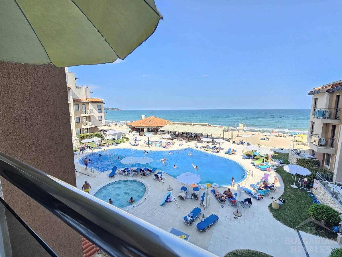 Sea view, beachfront, 3 bedrooms, “Obzor Beach Resort” complex ID: 6311 - Photo 1