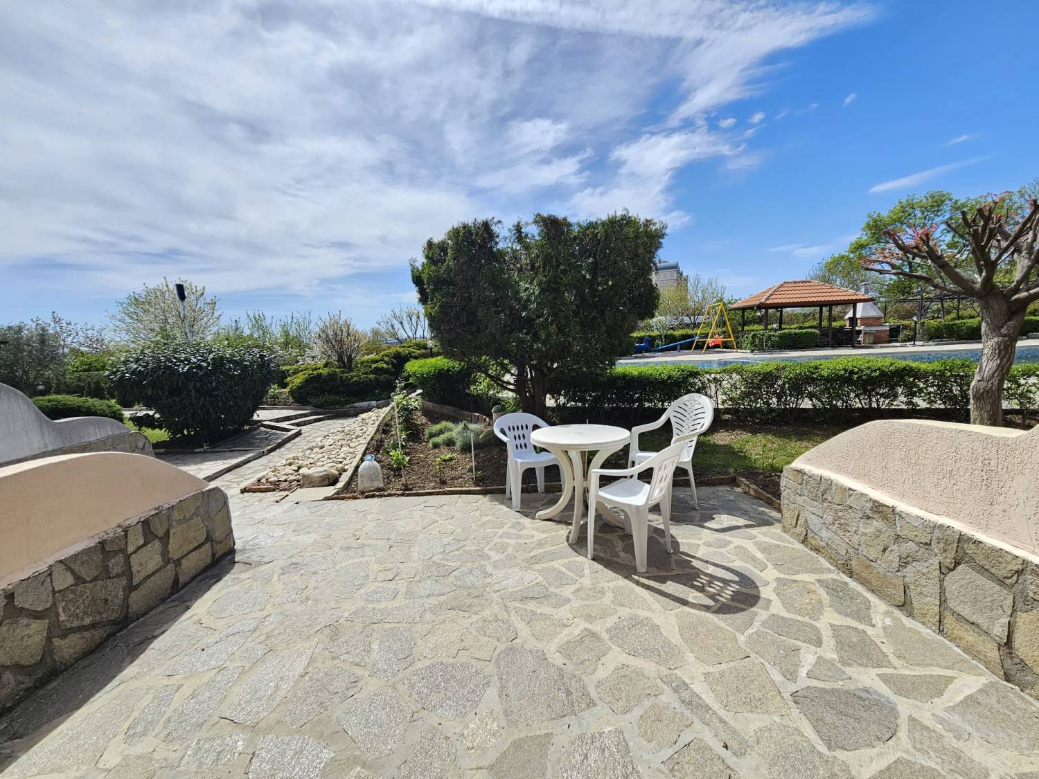 Apartment by the Sea with a Private Patio — Sveti Vlas ID: 6097 - Photo 1