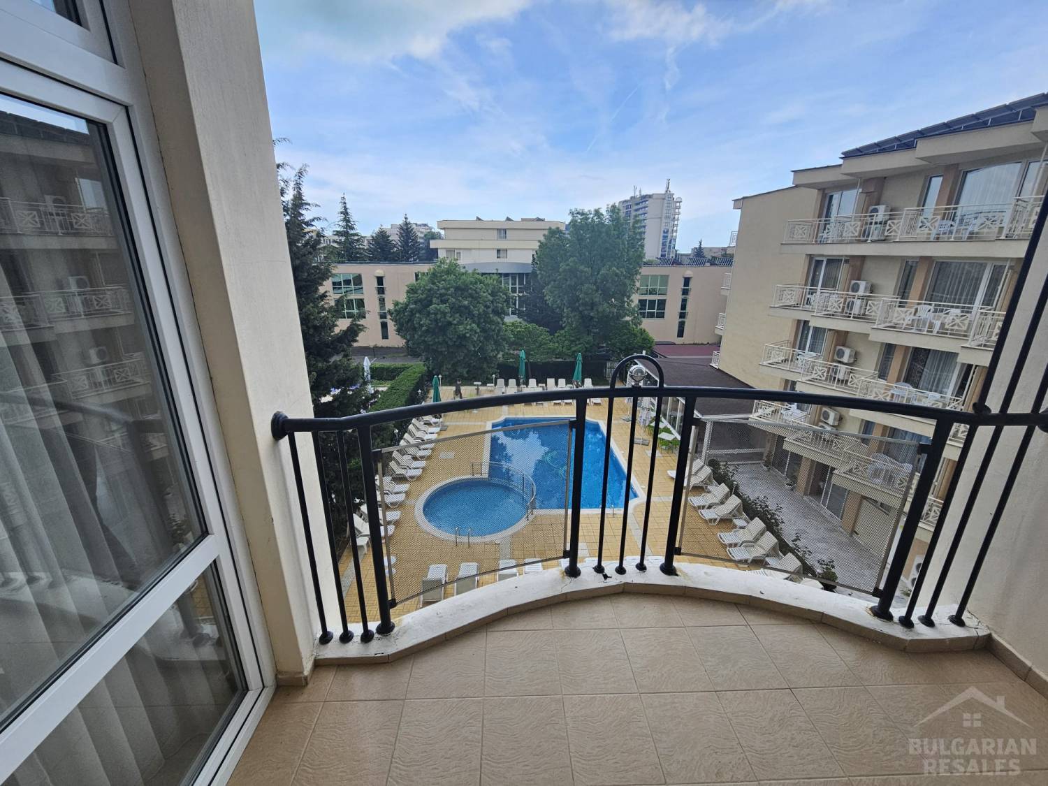Trzypokojowe mieszkanie w apartamencie „Karlovo” z widokiem na basen ID: 6168 - Фото3