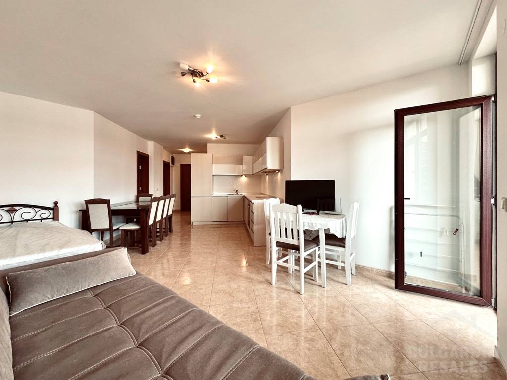 Вид на море и бассейн, новая кухня, 2 спальни, комплекс 