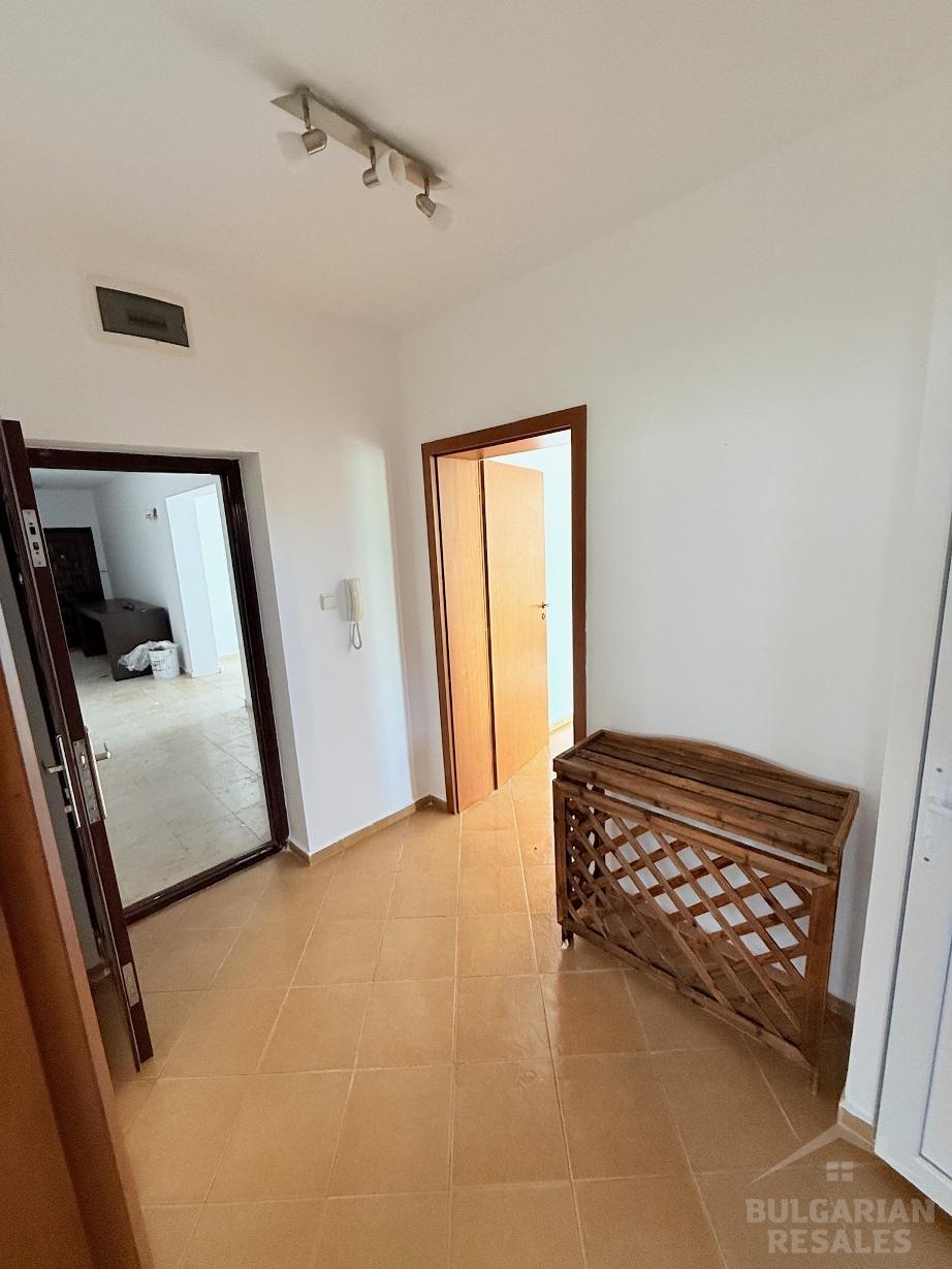 Byt s obrovskou terasou v pokojnej štvrti Slnečného pobrežia ID: 5155 - Фото9