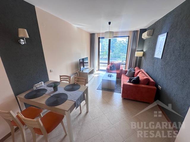 Меблированная двухкомнатная квартира, в хорошем состоянии, комплекс 