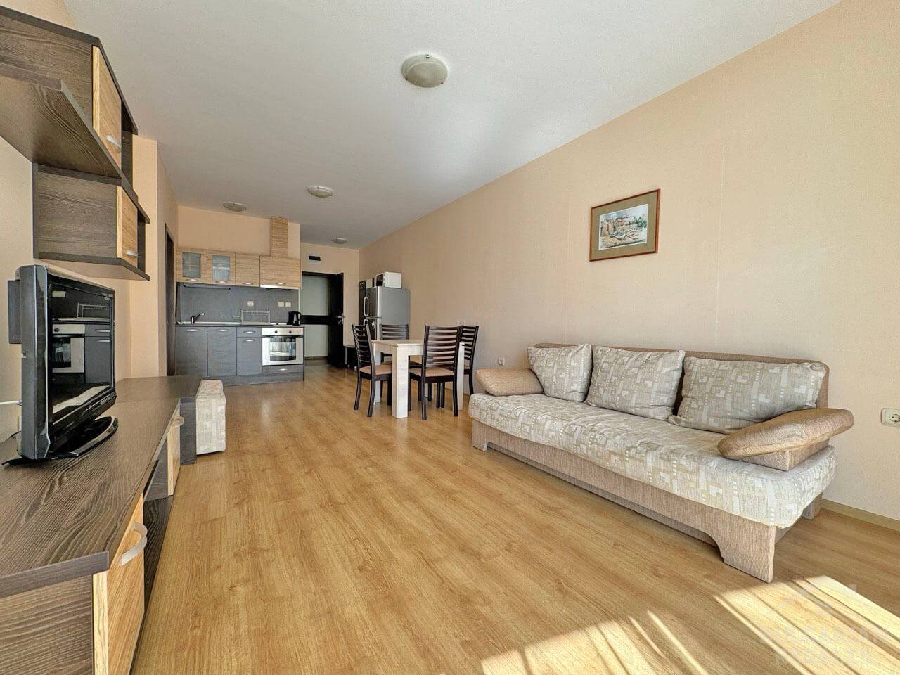 Kúpte si priestranný apartmán s 1 spálňou v komplexe „Luxor“ s výhľadom na bazén ID: 6034 - Фото3