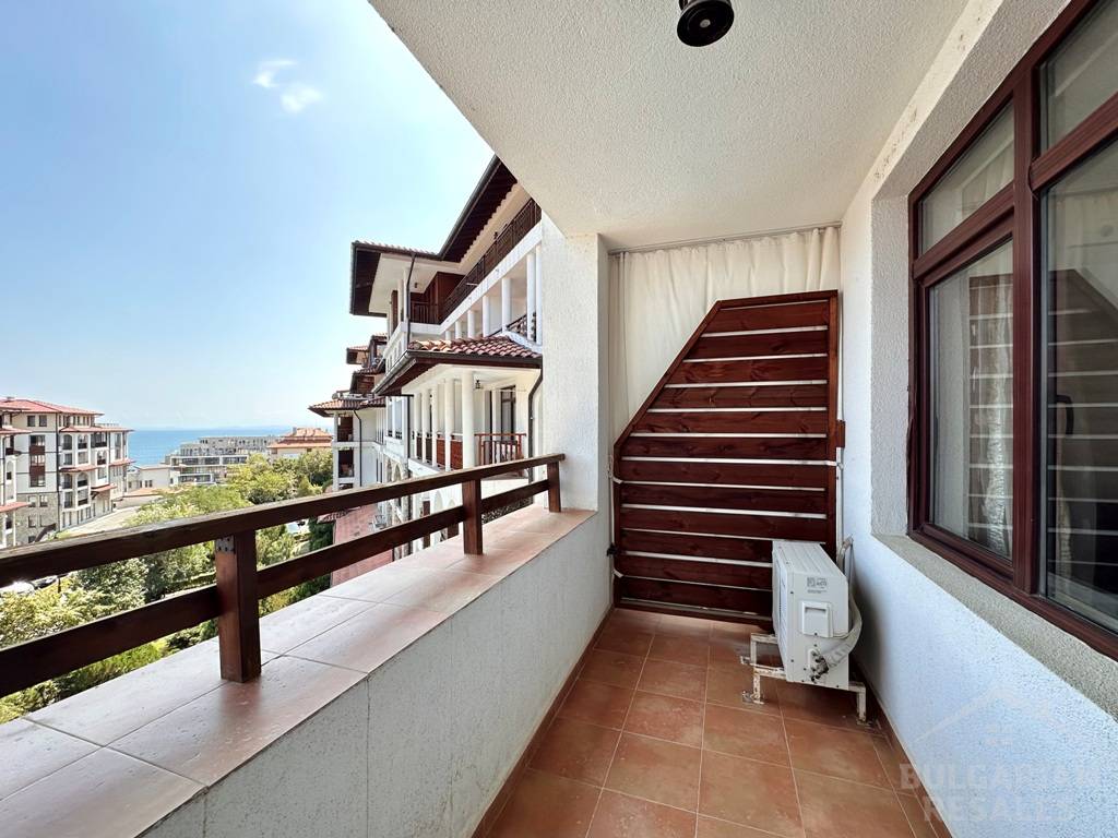 Вид на море и бассейн, новая кухня, 2 спальни, комплекс 