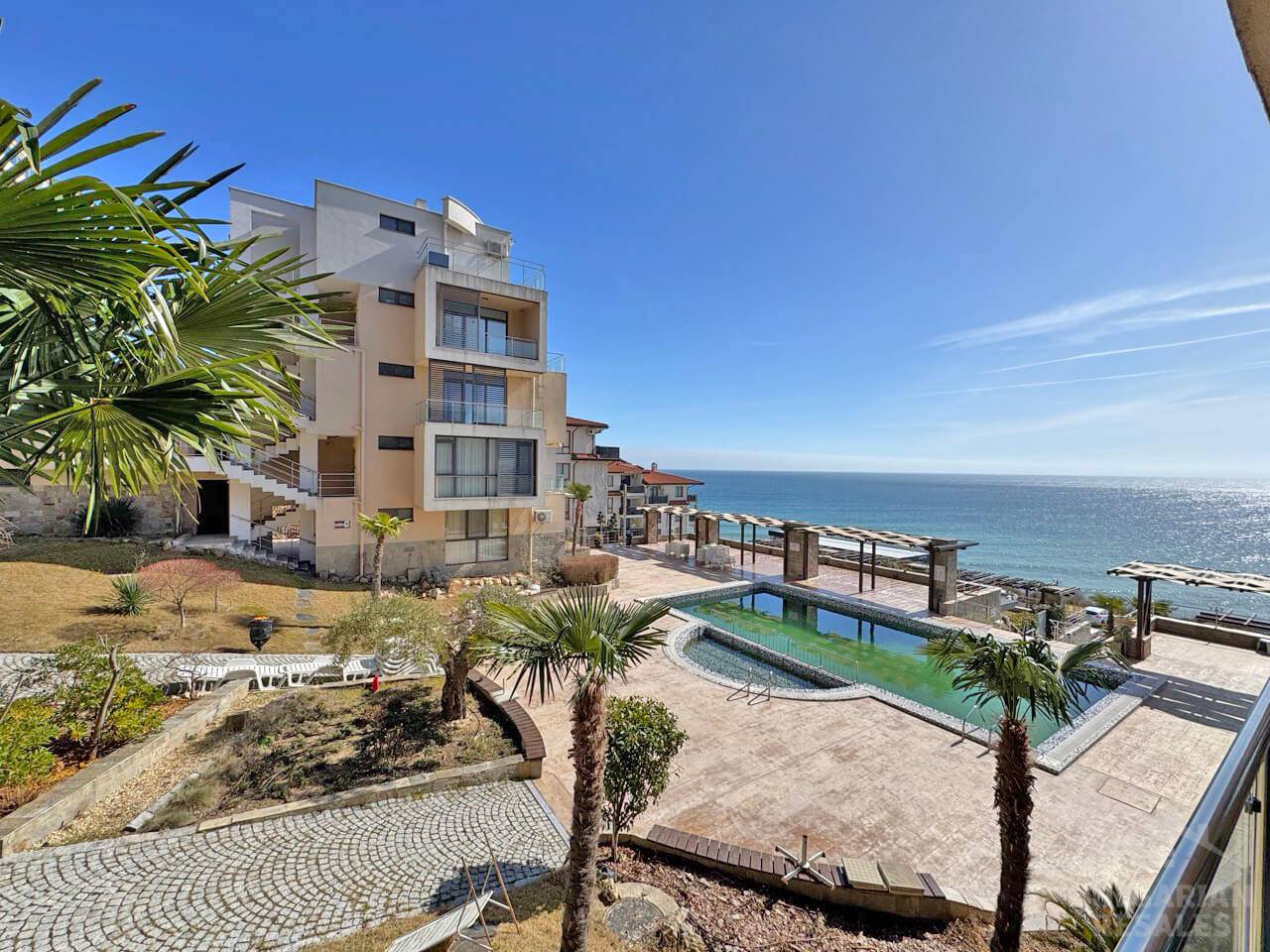 Первая линия, вид на море, современная мебель, комплекс 