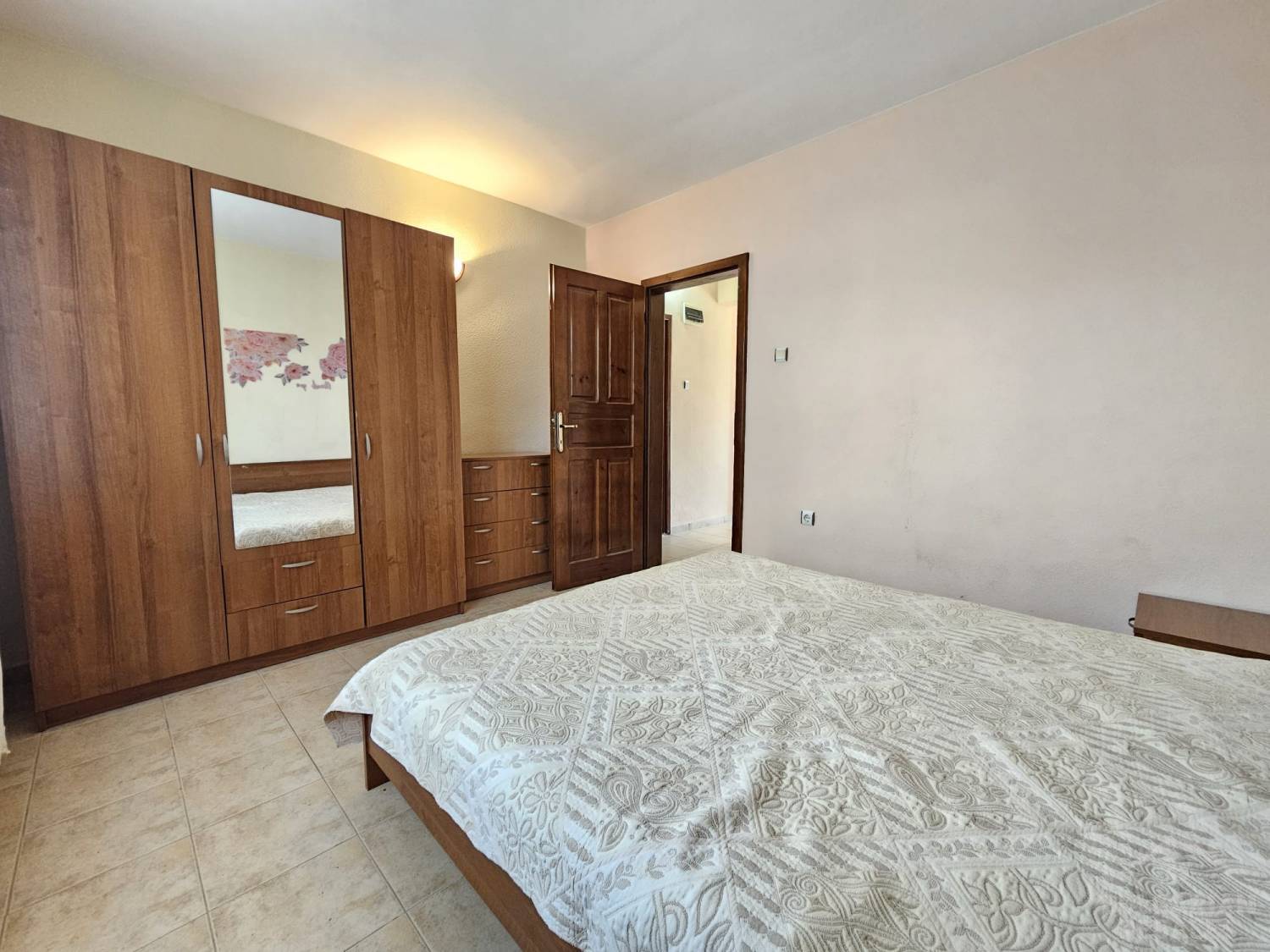 Apartment by the Sea with a Private Patio — Sveti Vlas ID: 6097 - Photo 5