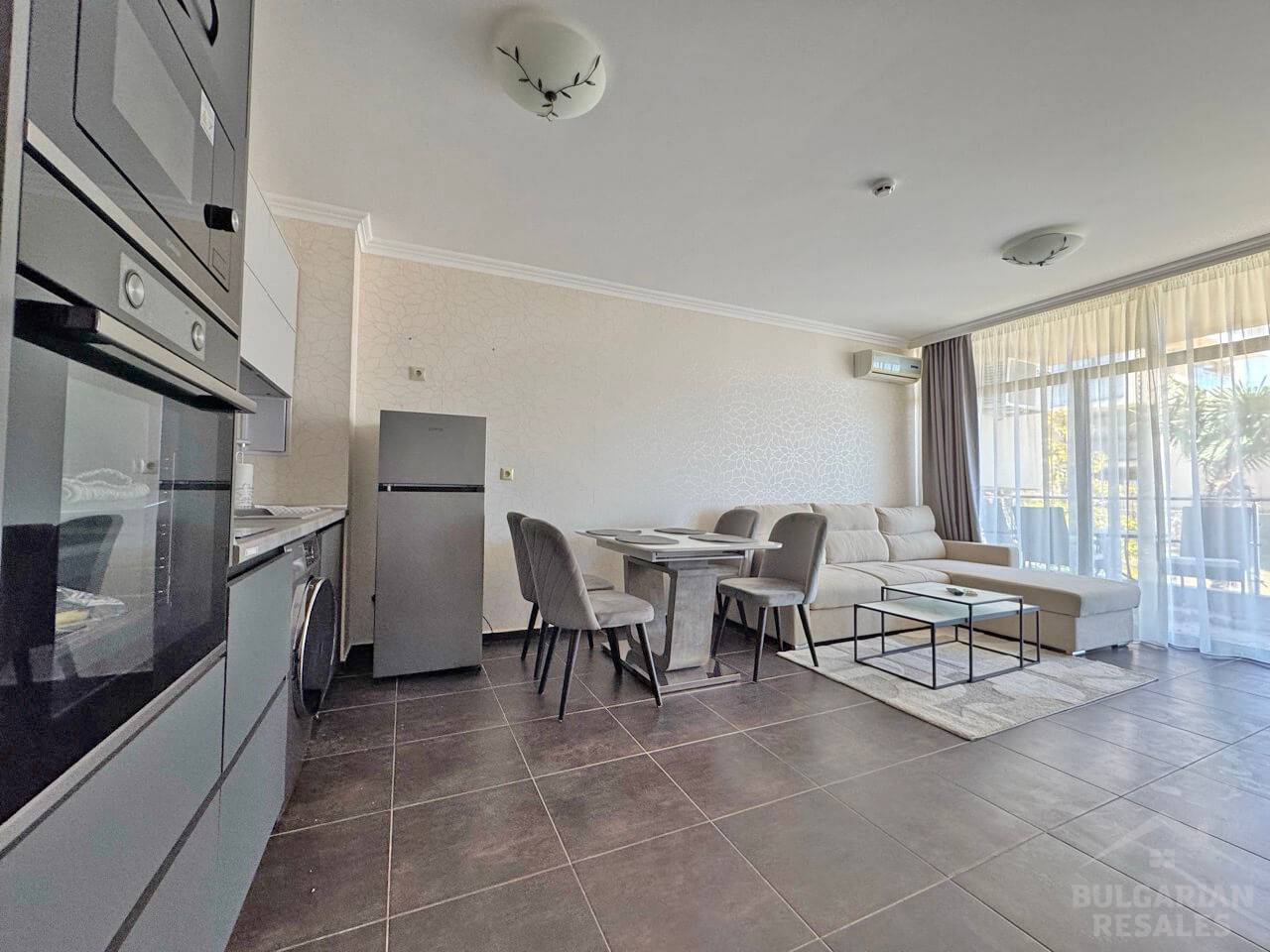 Первая линия, вид на море, современная мебель, комплекс 