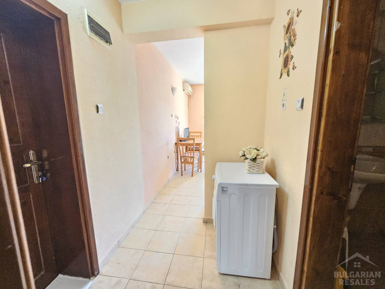 Apartment by the Sea with a Private Patio — Sveti Vlas ID: 6097 - Photo 9