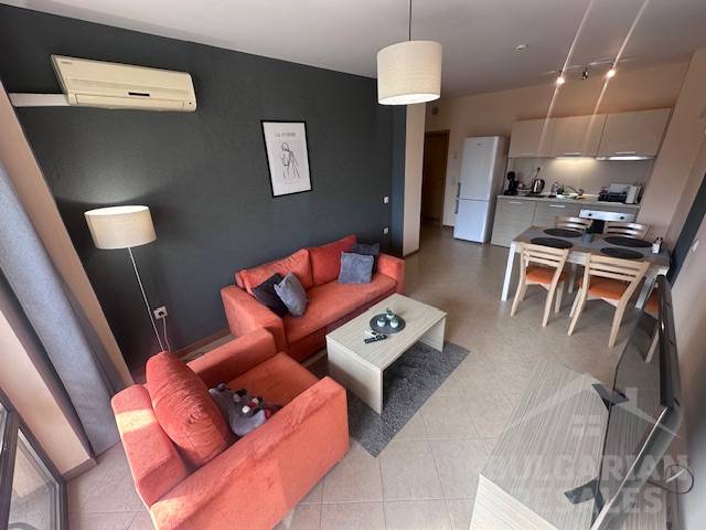 Меблированная двухкомнатная квартира, в хорошем состоянии, комплекс 