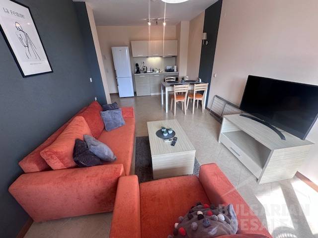 Меблированная двухкомнатная квартира, в хорошем состоянии, комплекс 