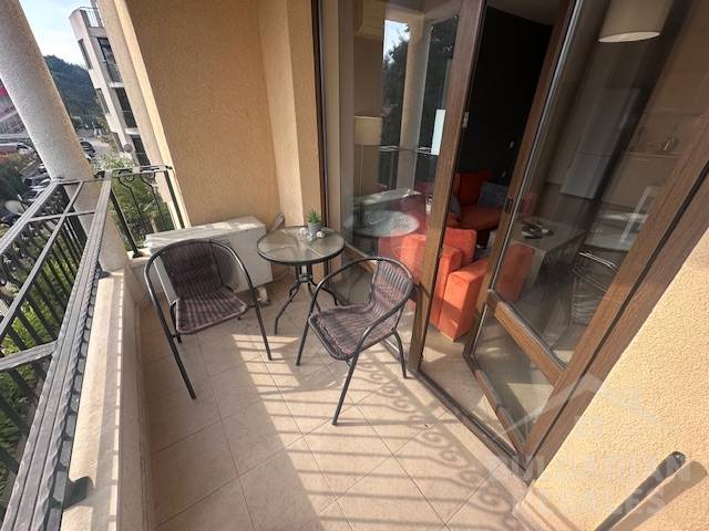 Меблированная двухкомнатная квартира, в хорошем состоянии, комплекс 