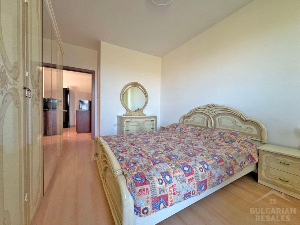 Дешево! Три комнаты и две террасы - квартира в 