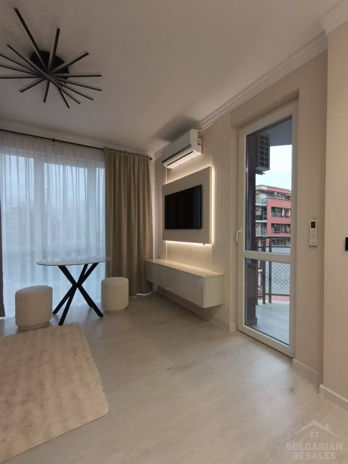 Апартамент с современным интерьером, новый комплекс 