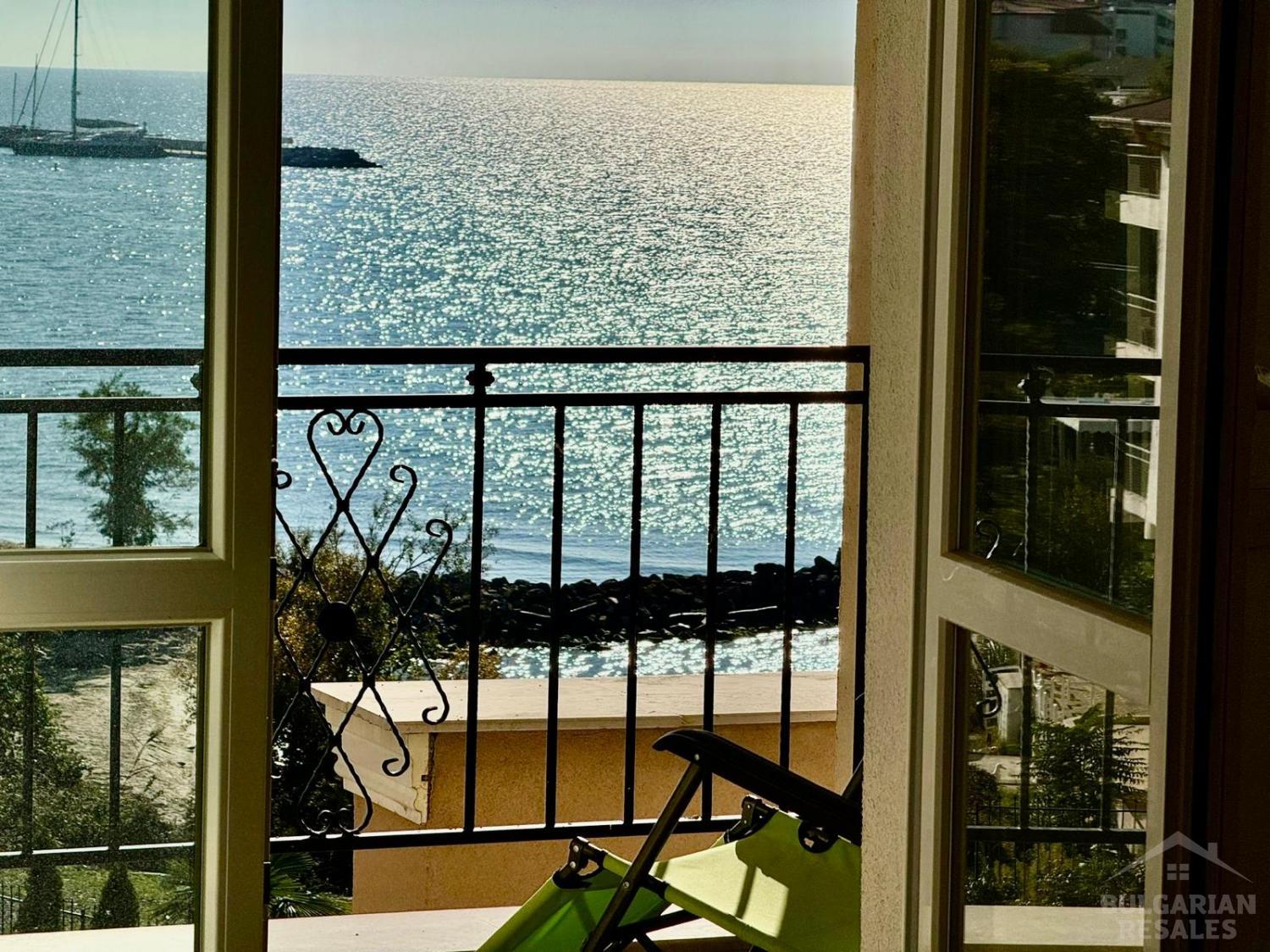 Апартамент с добра гледка към морето, първа линия! ID: 4066 - Снимка 21