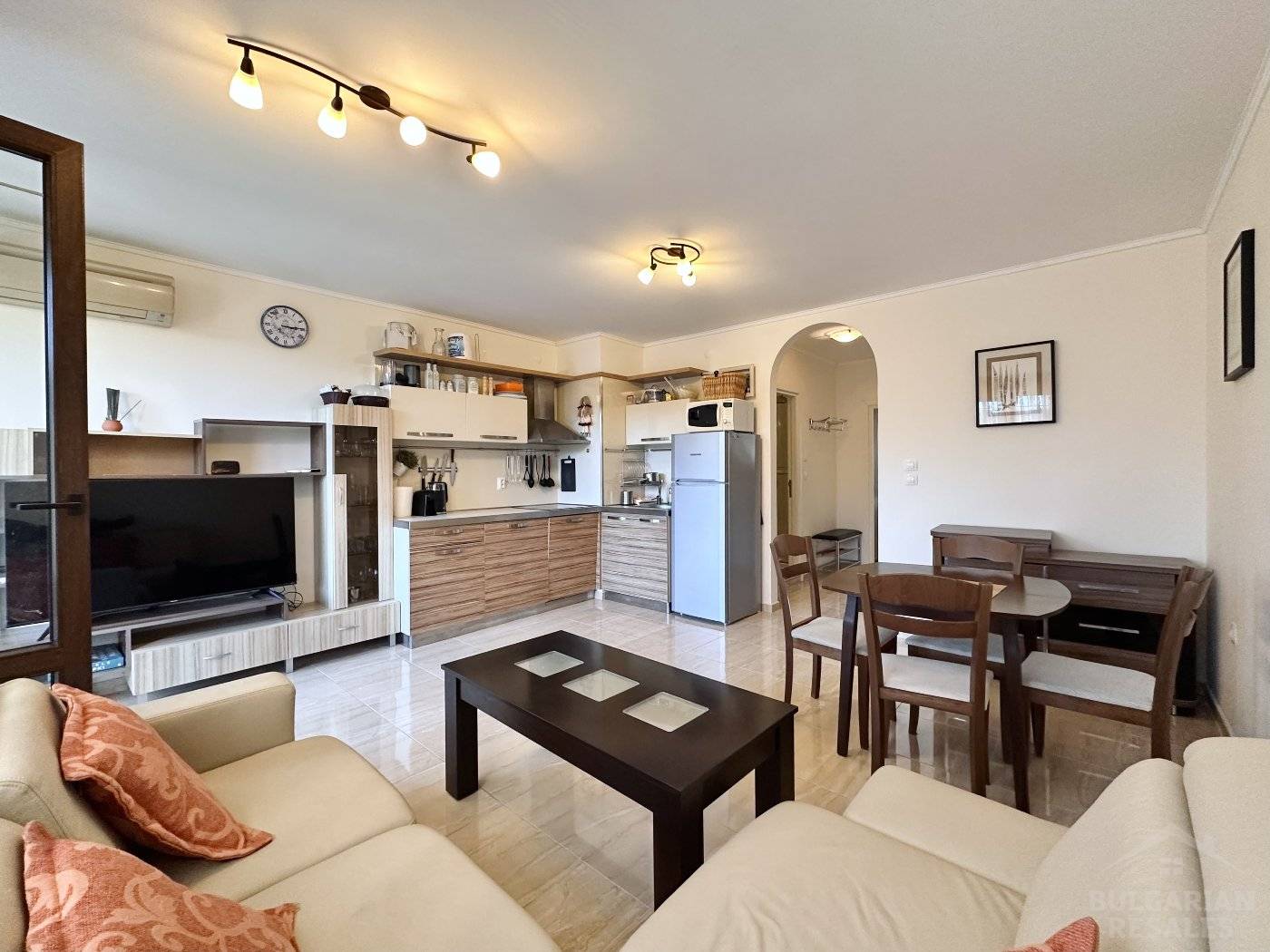 Светлый апартамент с видом на бассейн, престижный комплекс в Несебре ID: 6013 - Фото 4