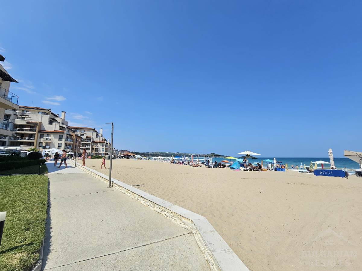 Sea view, beachfront, 3 bedrooms, “Obzor Beach Resort” complex ID: 6311 - Photo 32