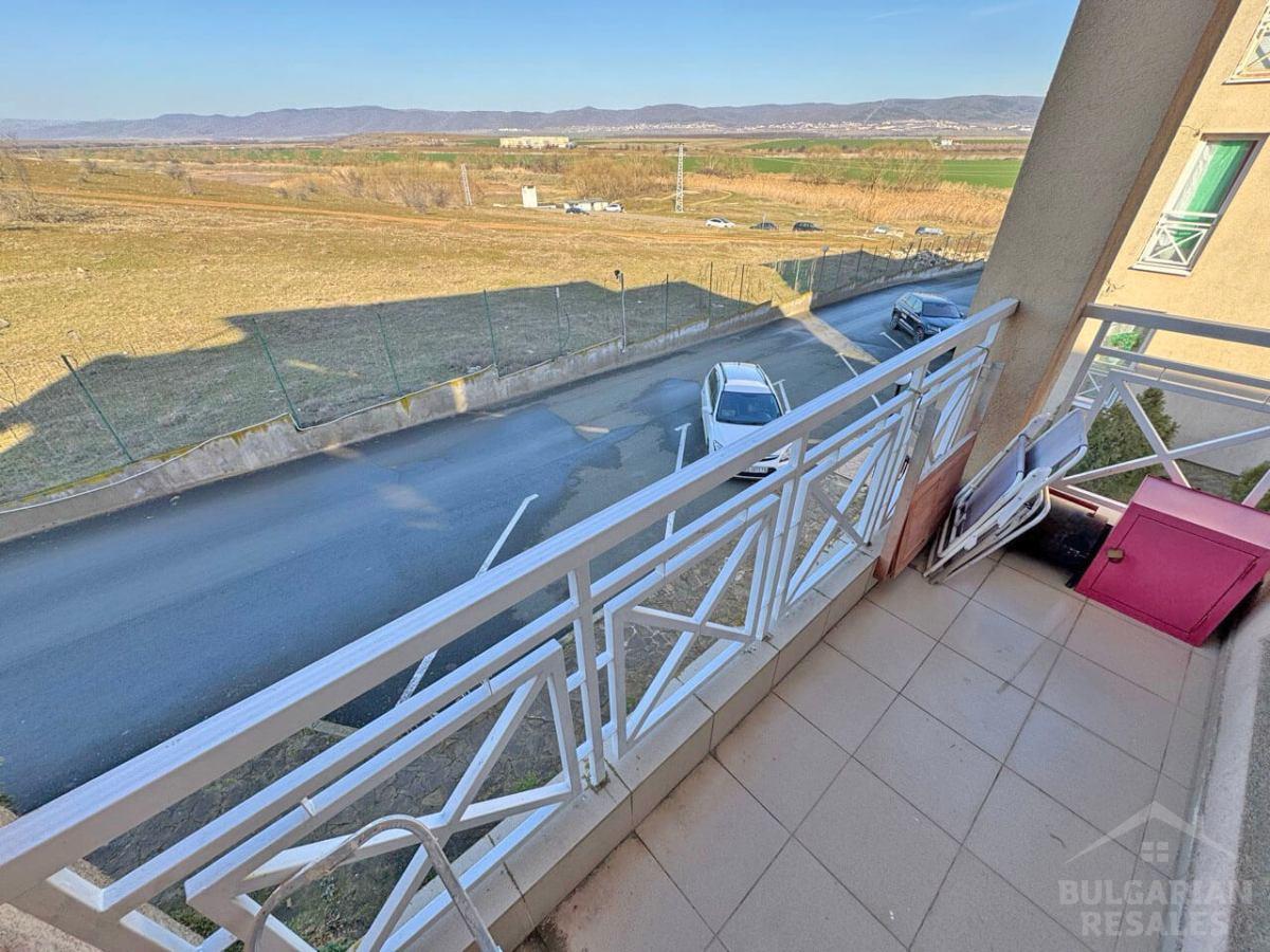 Дешево! Три комнаты и две террасы - квартира в 