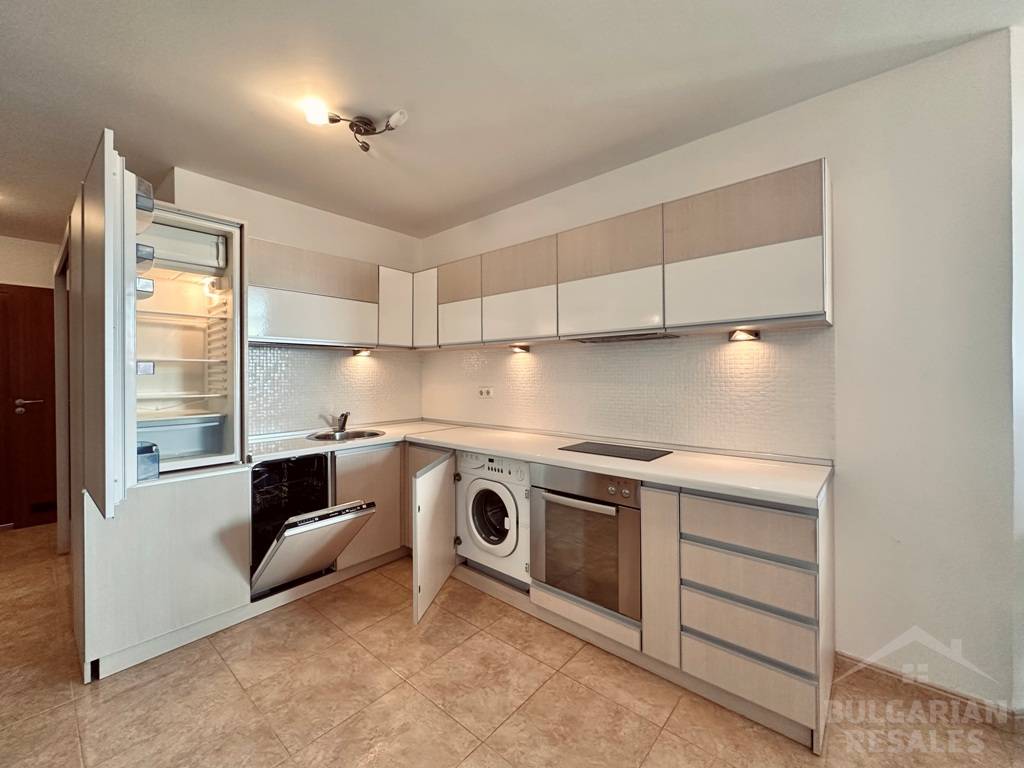 Вид на море и бассейн, новая кухня, 2 спальни, комплекс 