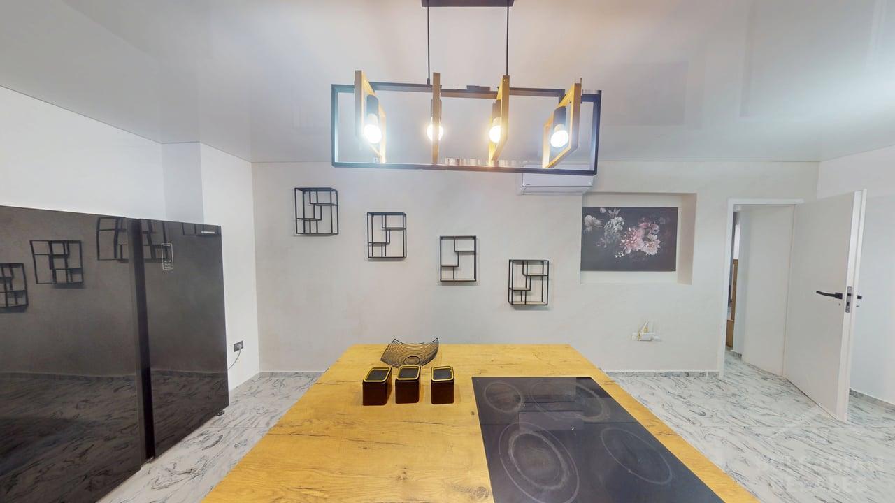 Designer-renovated apartment in the Sol e Mar complex ID: 5819 - Photo 2