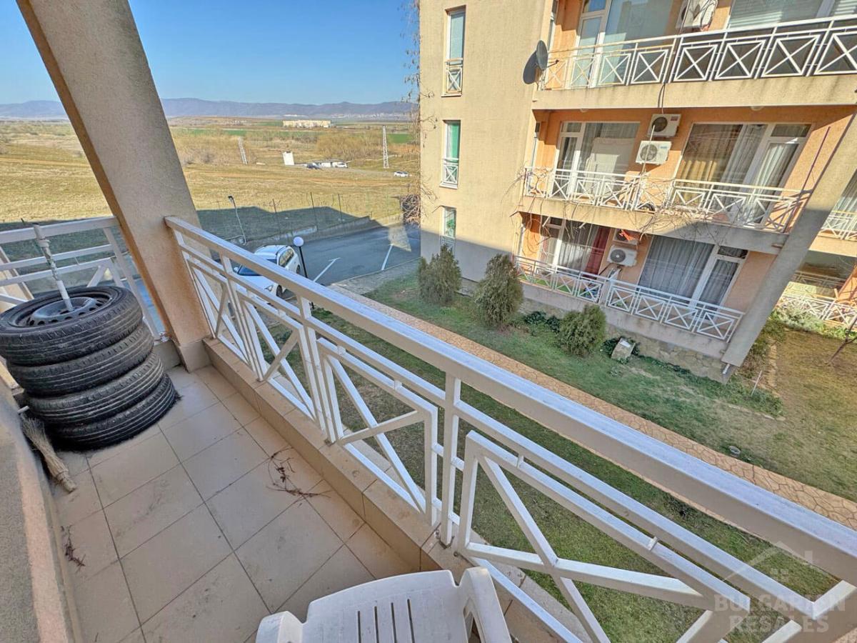 Дешево! Три комнаты и две террасы - квартира в 