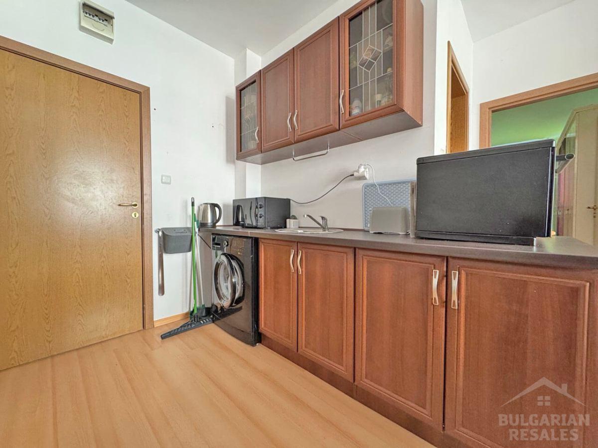 Дешево! Три комнаты и две террасы - квартира в 