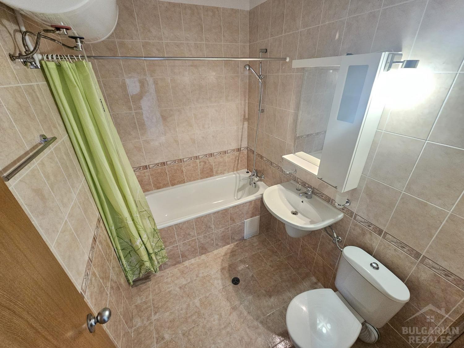 Станете собственик на просторен апартамент на брега на морето ID: 4589 - Снимка 18