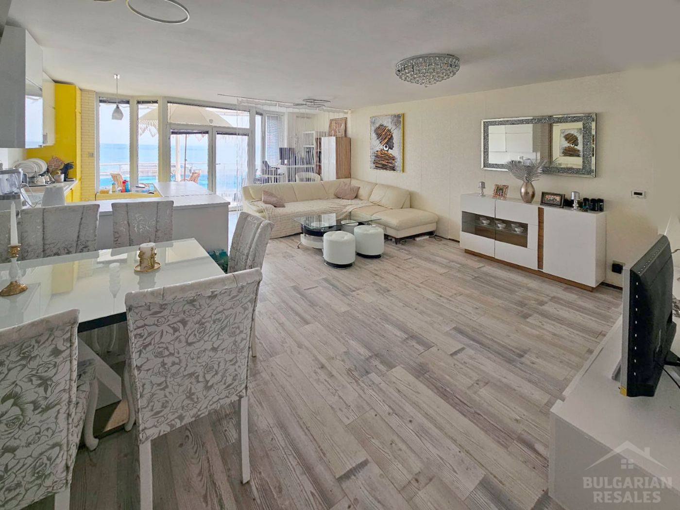 Výhľad na more, moderná rekonštrukcia, 2 spálne, komplex „Oasis“, Ravda ID: 6072 - Фото3