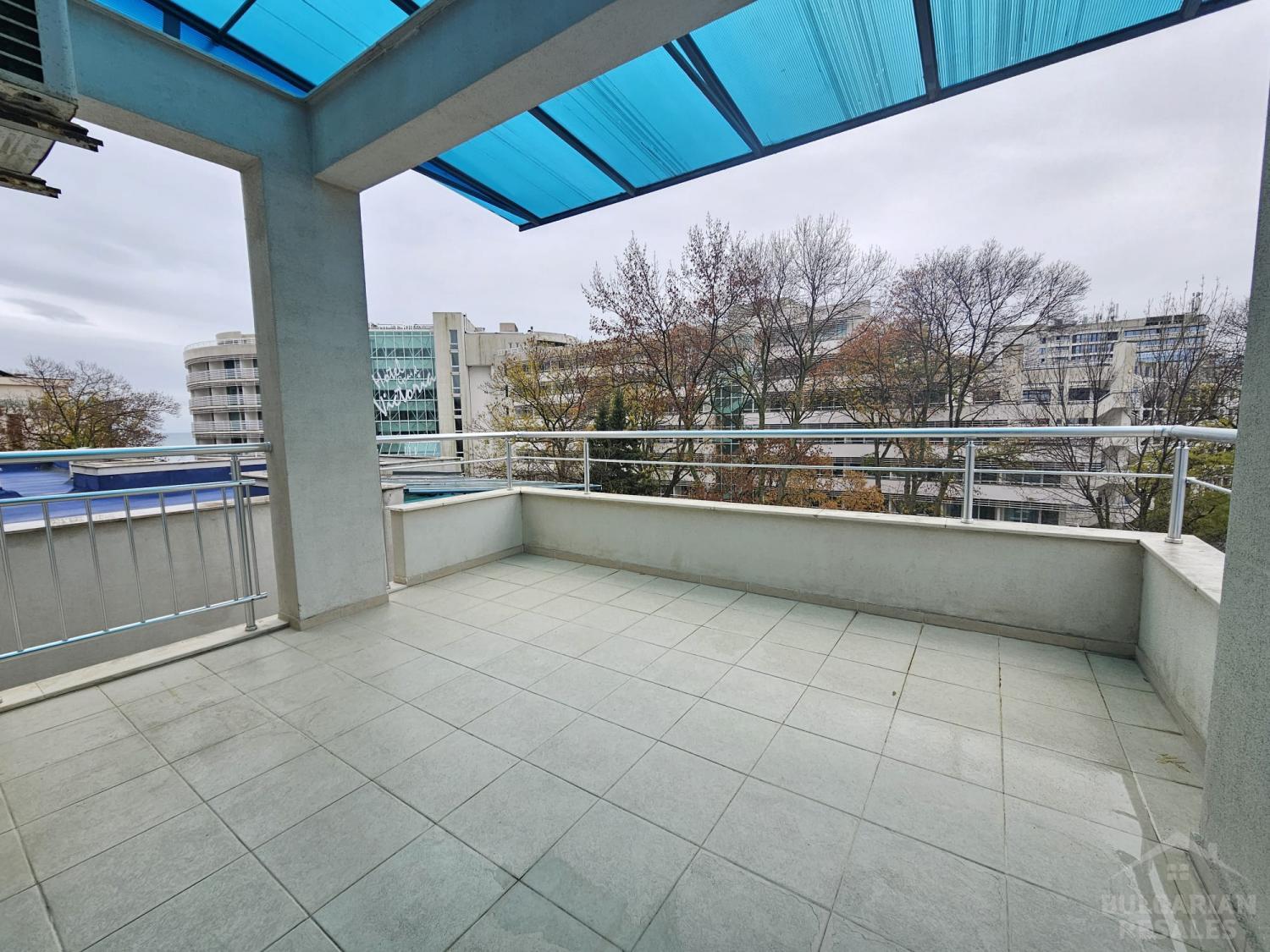 Станете собственик на просторен апартамент на брега на морето ID: 4589 - Снимка 22