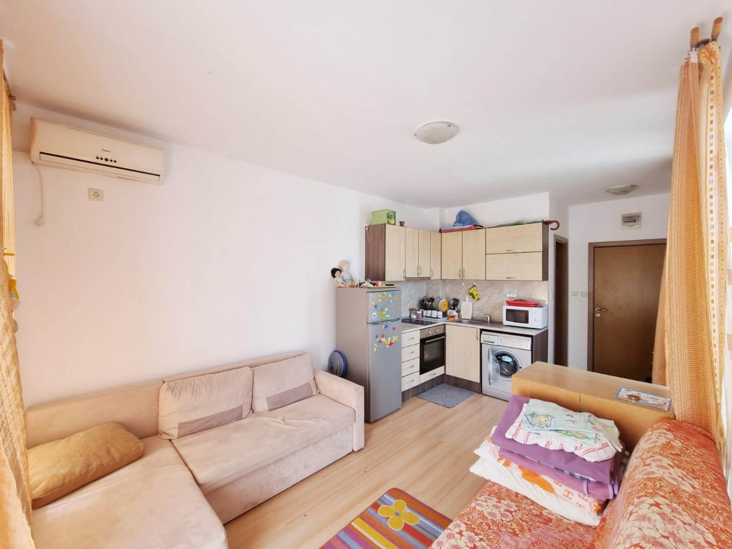 студио в комплекс на 4 км от морето ID: 2741 - Снимка 1