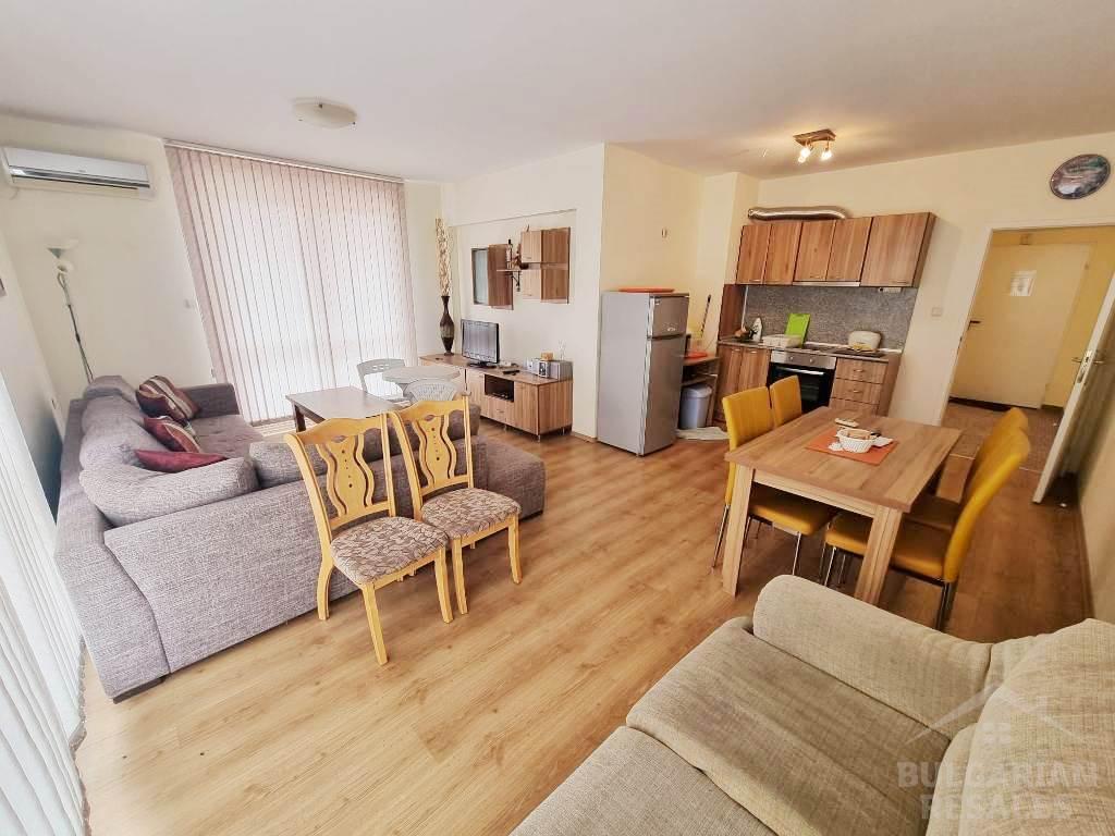 Голям апартамент в центъра на курорта, близо до плажа ID: 3775 - Снимка 1