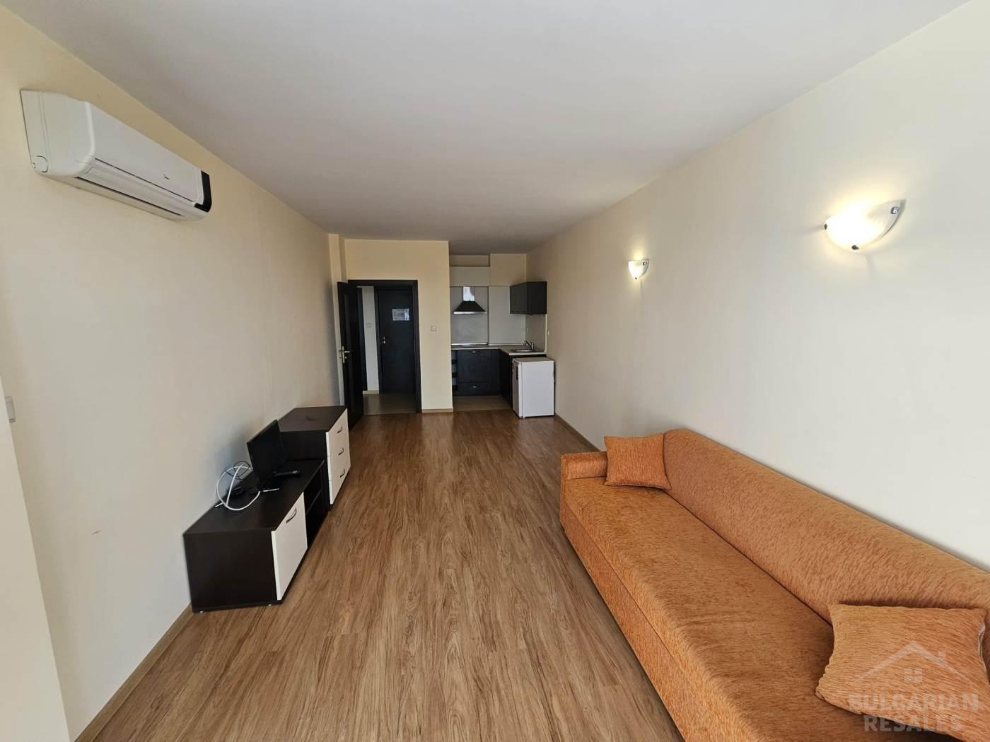 Просторен апартамент с панорамна гледка към морето в Свети Влас на разсрочено плащане ID: 3932 - Снимка 10